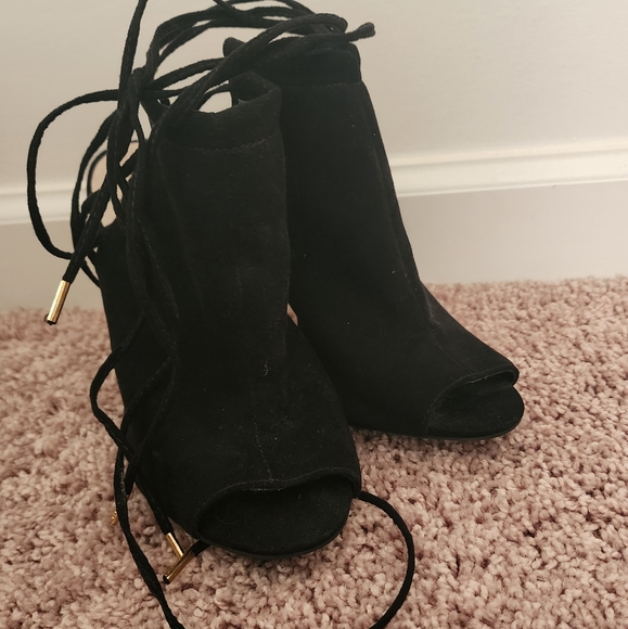 ETC by Rue 21 Tie Up Open Toe Booties WOMENS Size 6/7 (S) NWT - Picture 2 of 4